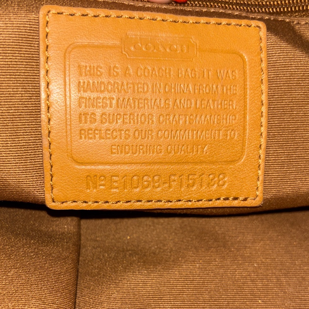 Coach 2010 collection Cream and Brown Shoulder Bag with Green Accent - Picture 8 of 12